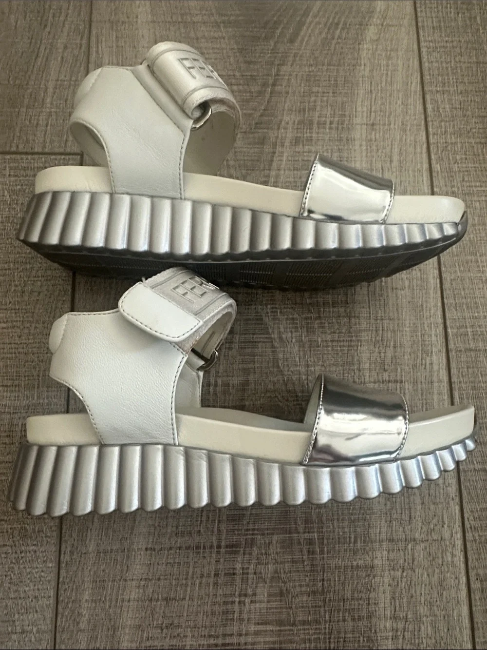 Salvatore Ferragamo Sabaudia Sandal in Argento Mirrored Leather Size 5
